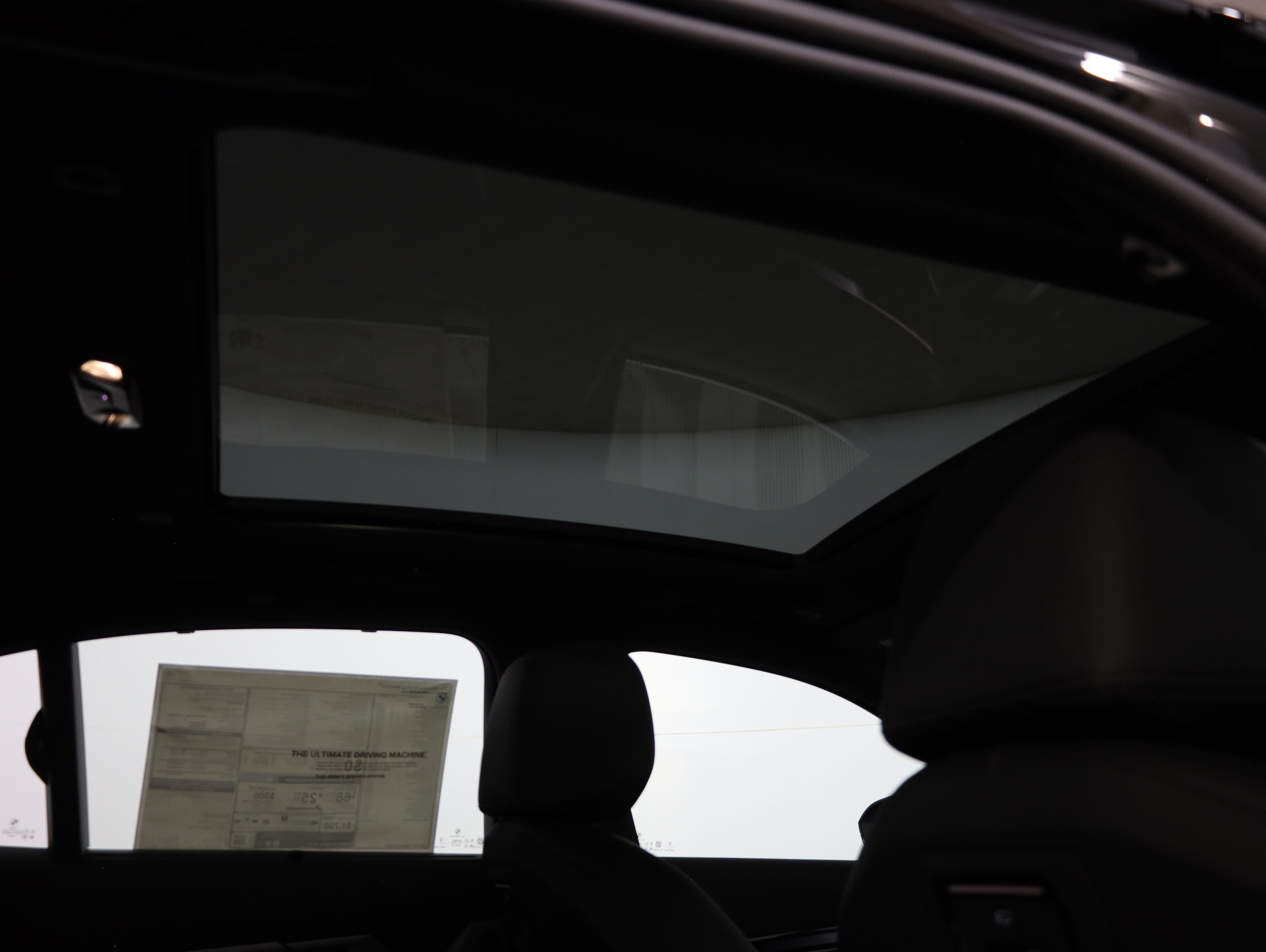 2027 BMW 5 Series 550e - Photo 18