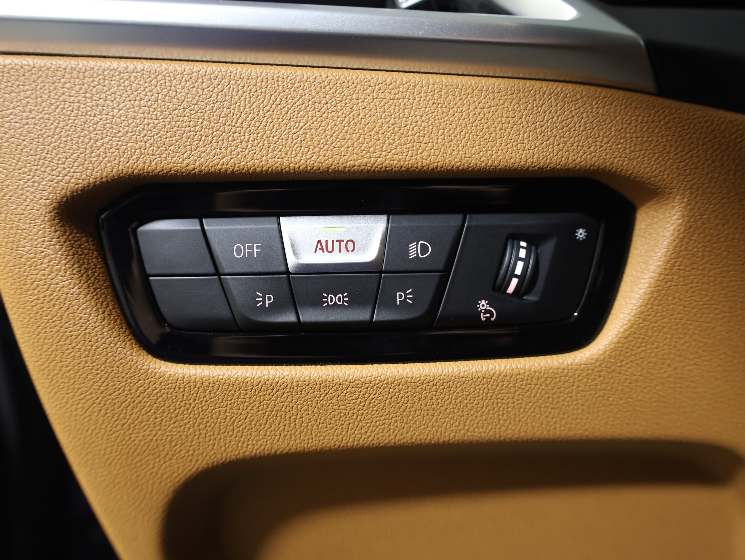 2026 BMW 3 Series 330i - Photo 20