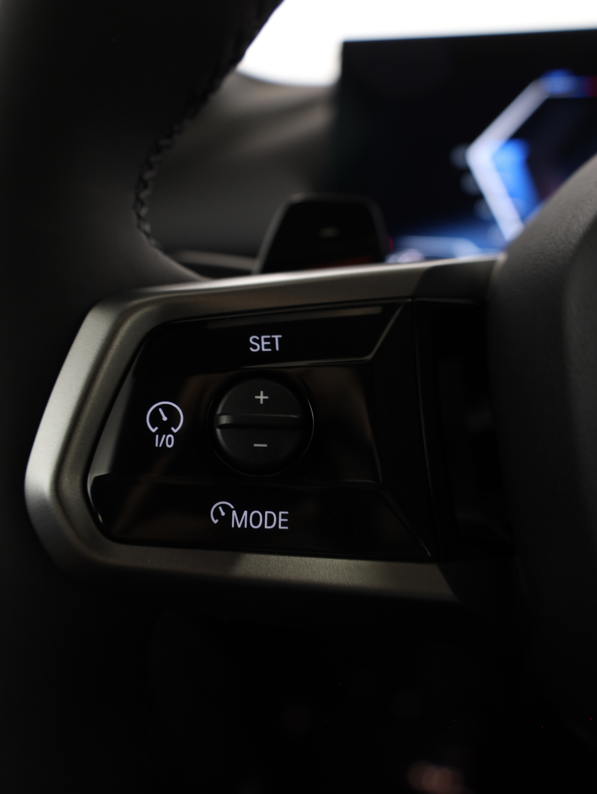 2027 BMW 5 Series 550e - Photo 19