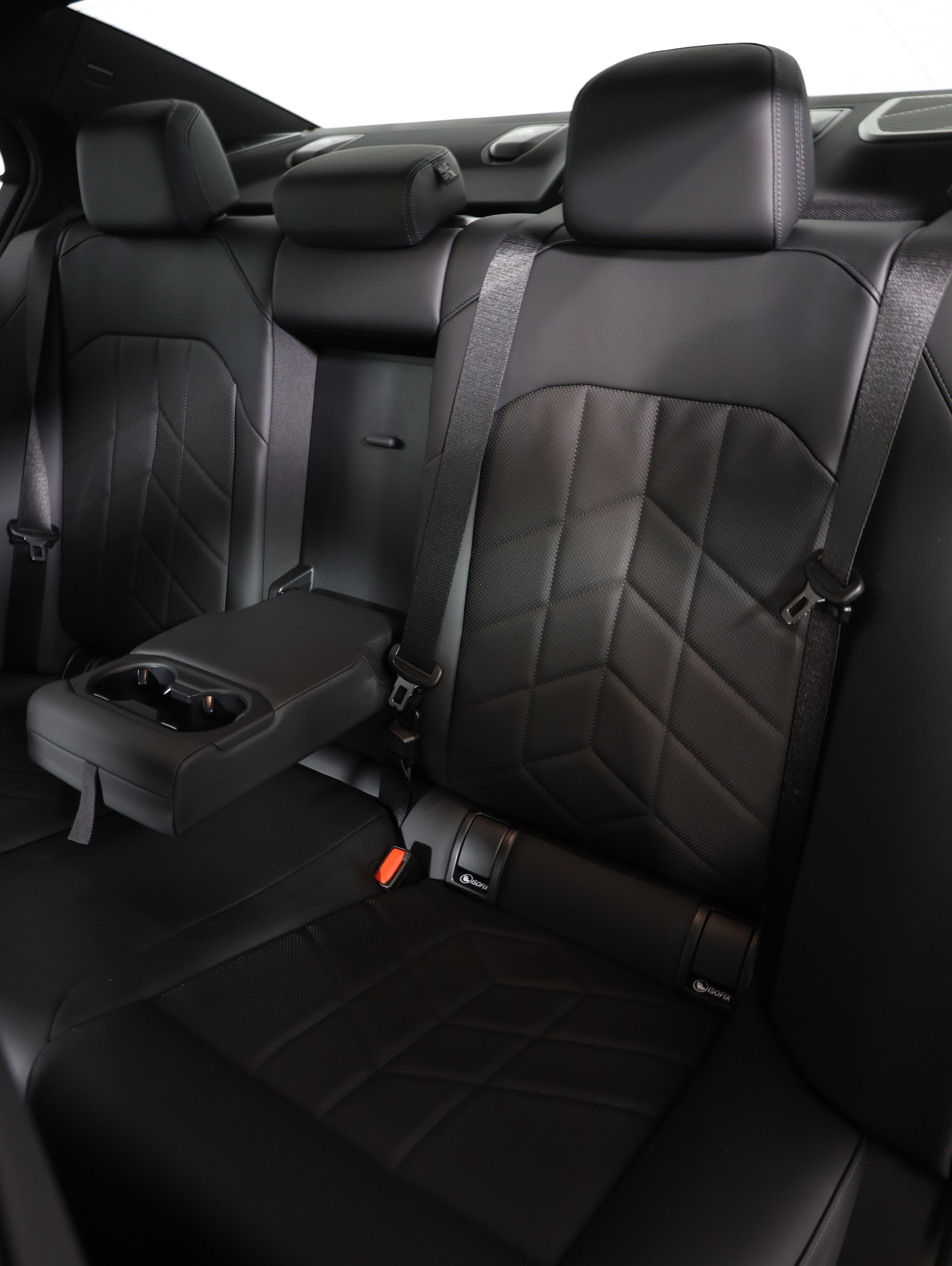 2027 BMW 5 Series 550e - Photo 10