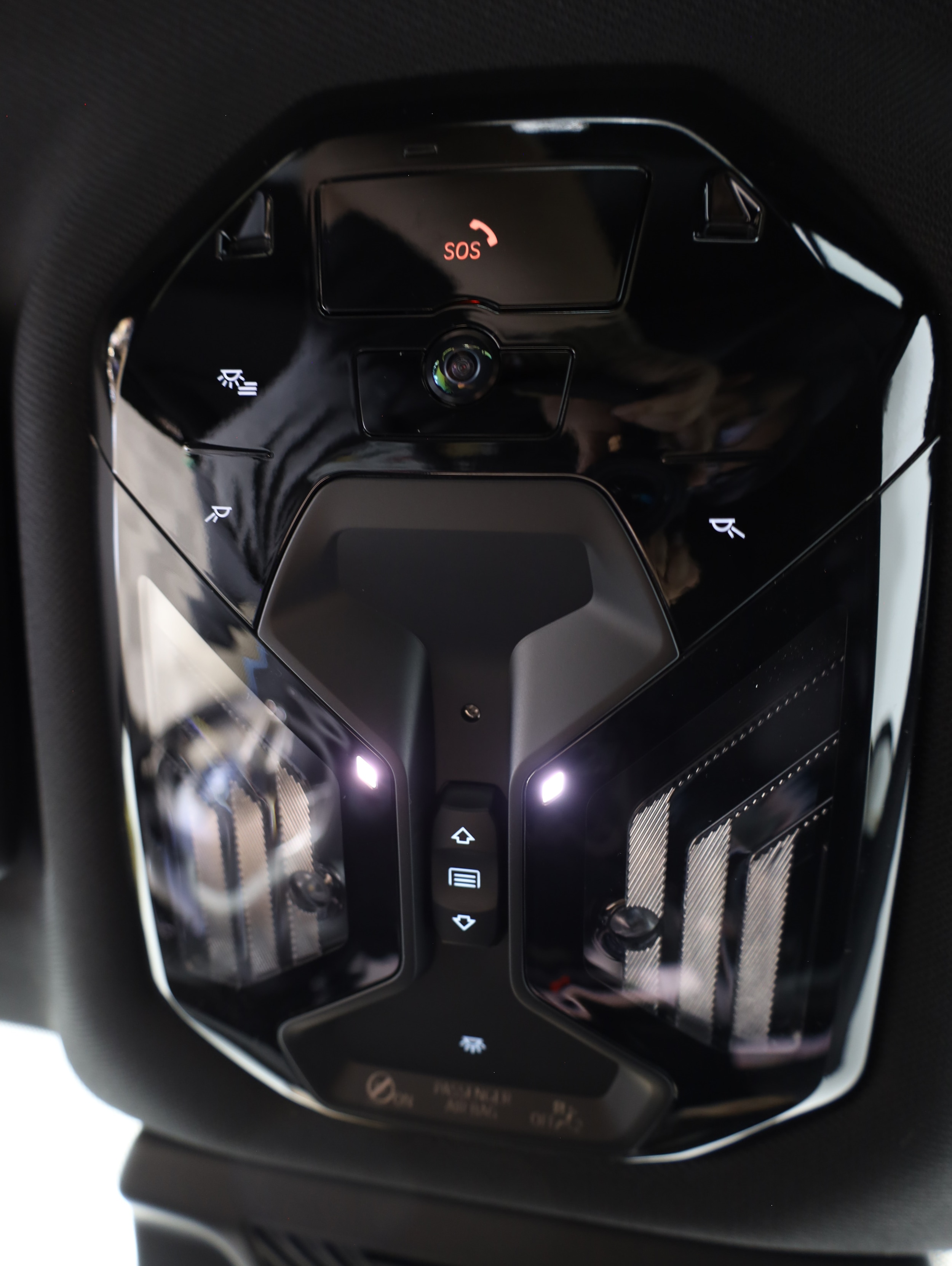 2027 BMW 5 Series 550e - Photo 17