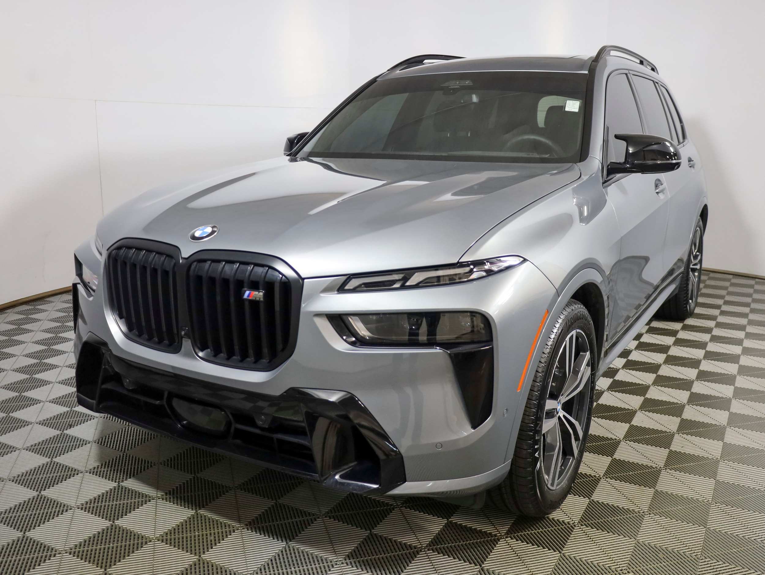2025 BMW X7 SUV 