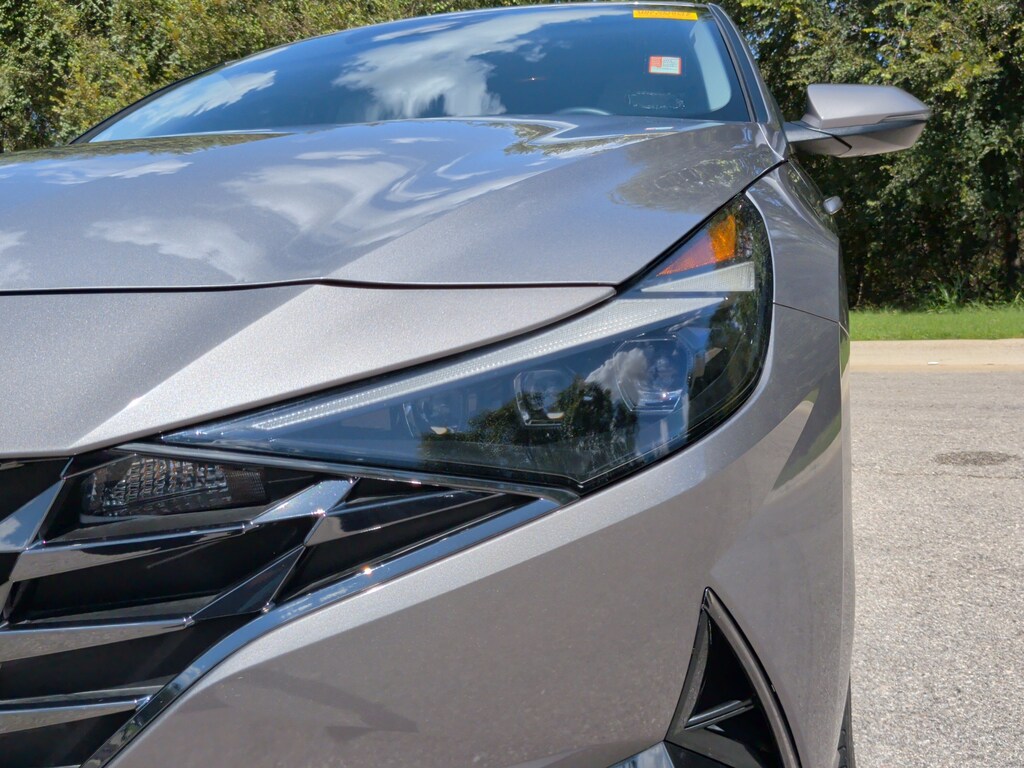 Used 2022 Hyundai Elantra Limited Sedan