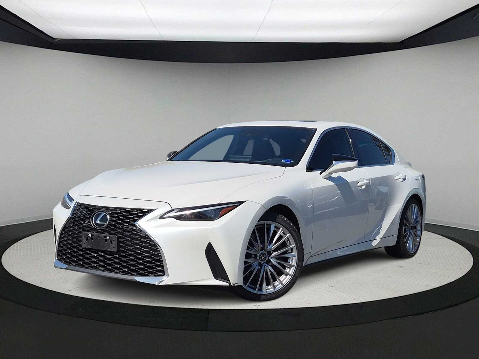 2022 Lexus IS