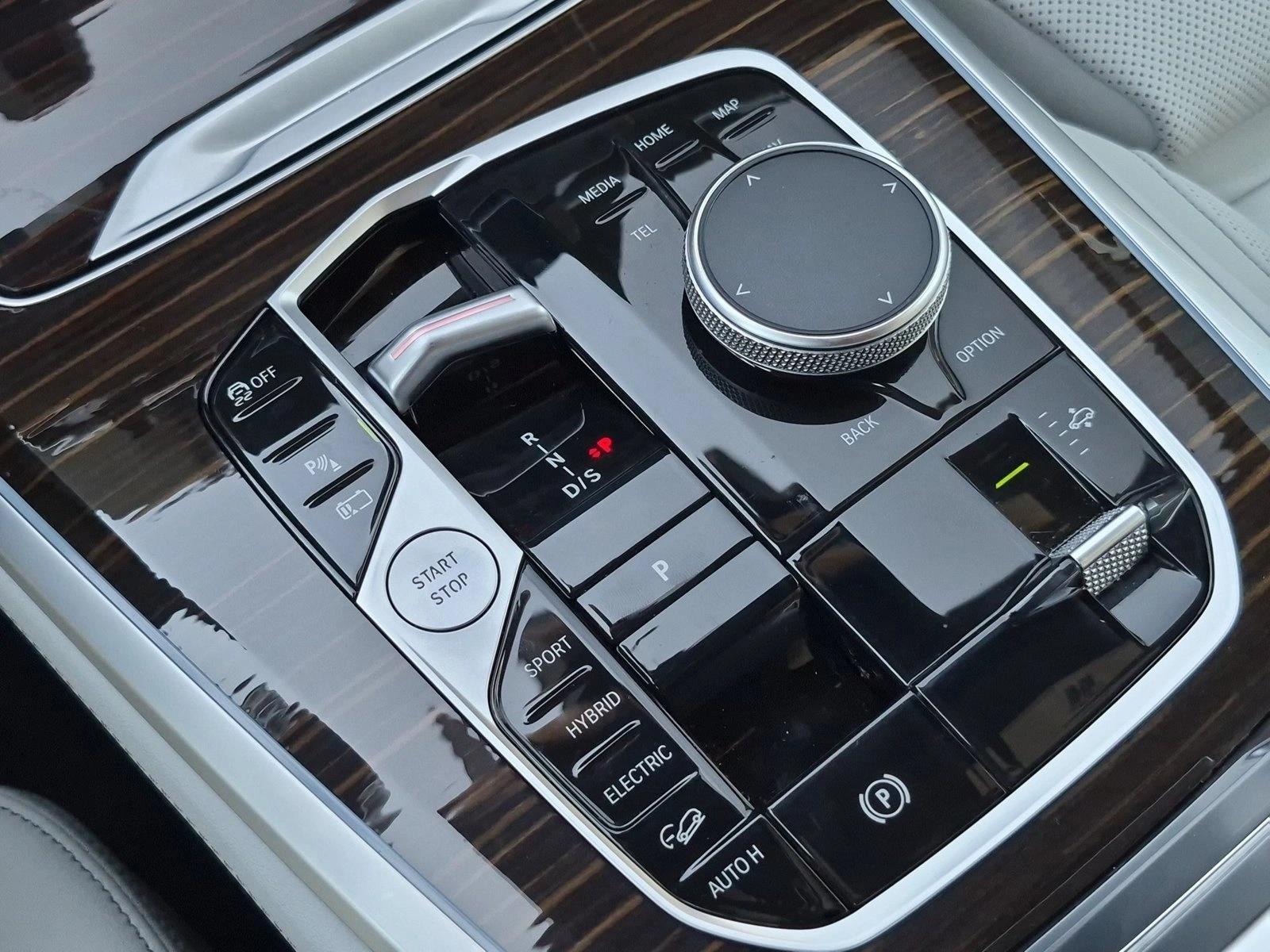 2026 BMW X5 50e - Photo 12