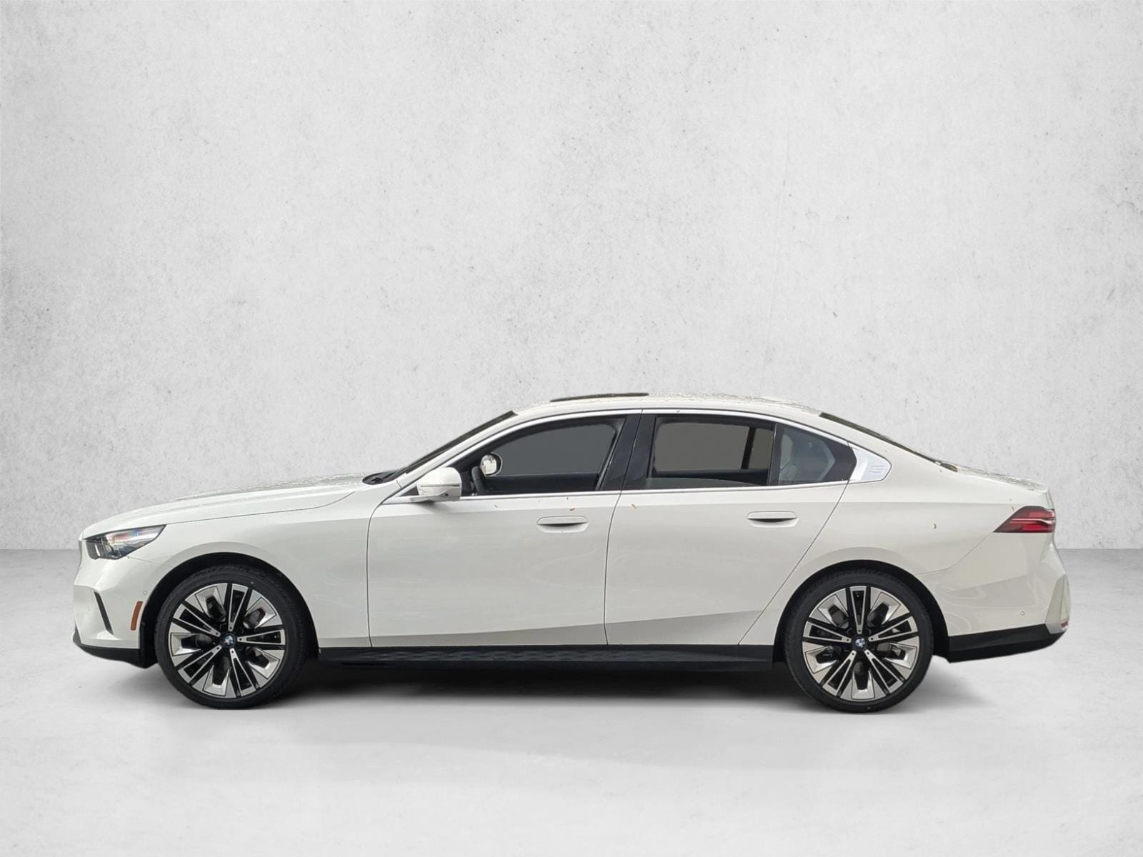 2026 BMW 5 Series 530i - Photo 5