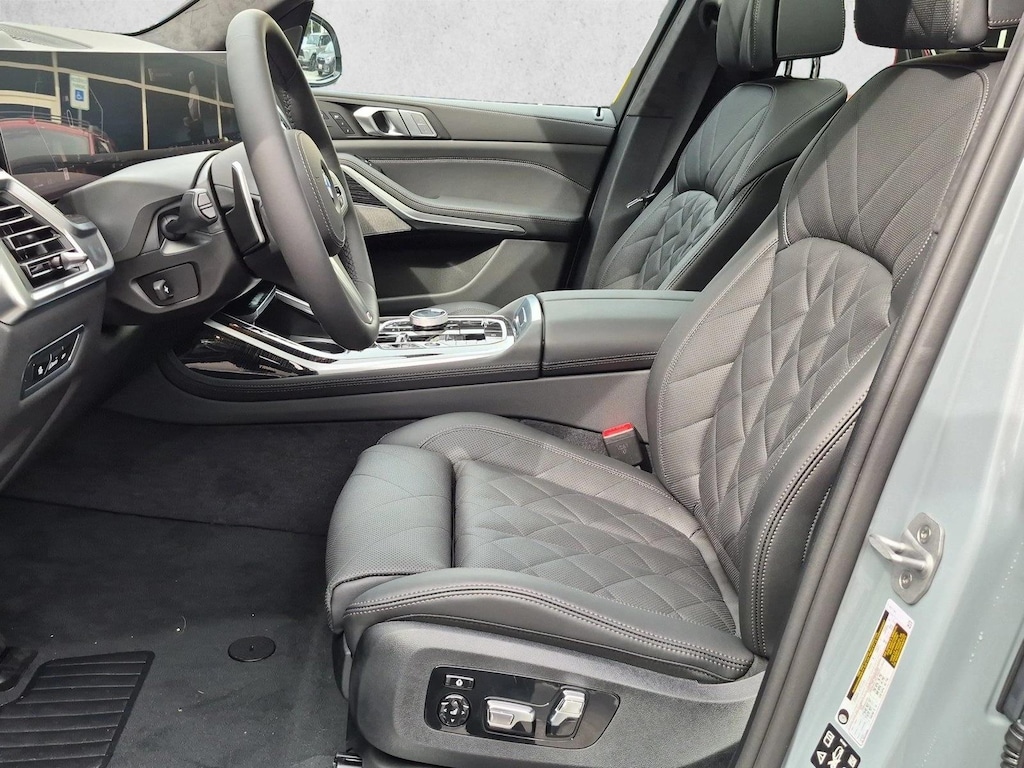 New 2027 BMW X7 xDrive40i SUV
