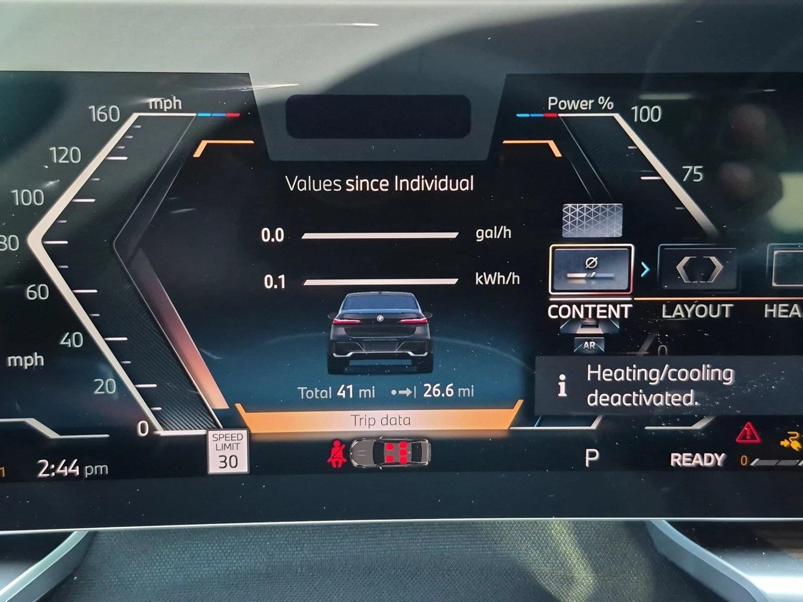2026 BMW 7 Series 750e - Photo 9