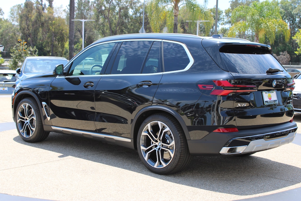 New 2026 BMW X5 PHEV xDrive50e SUV
