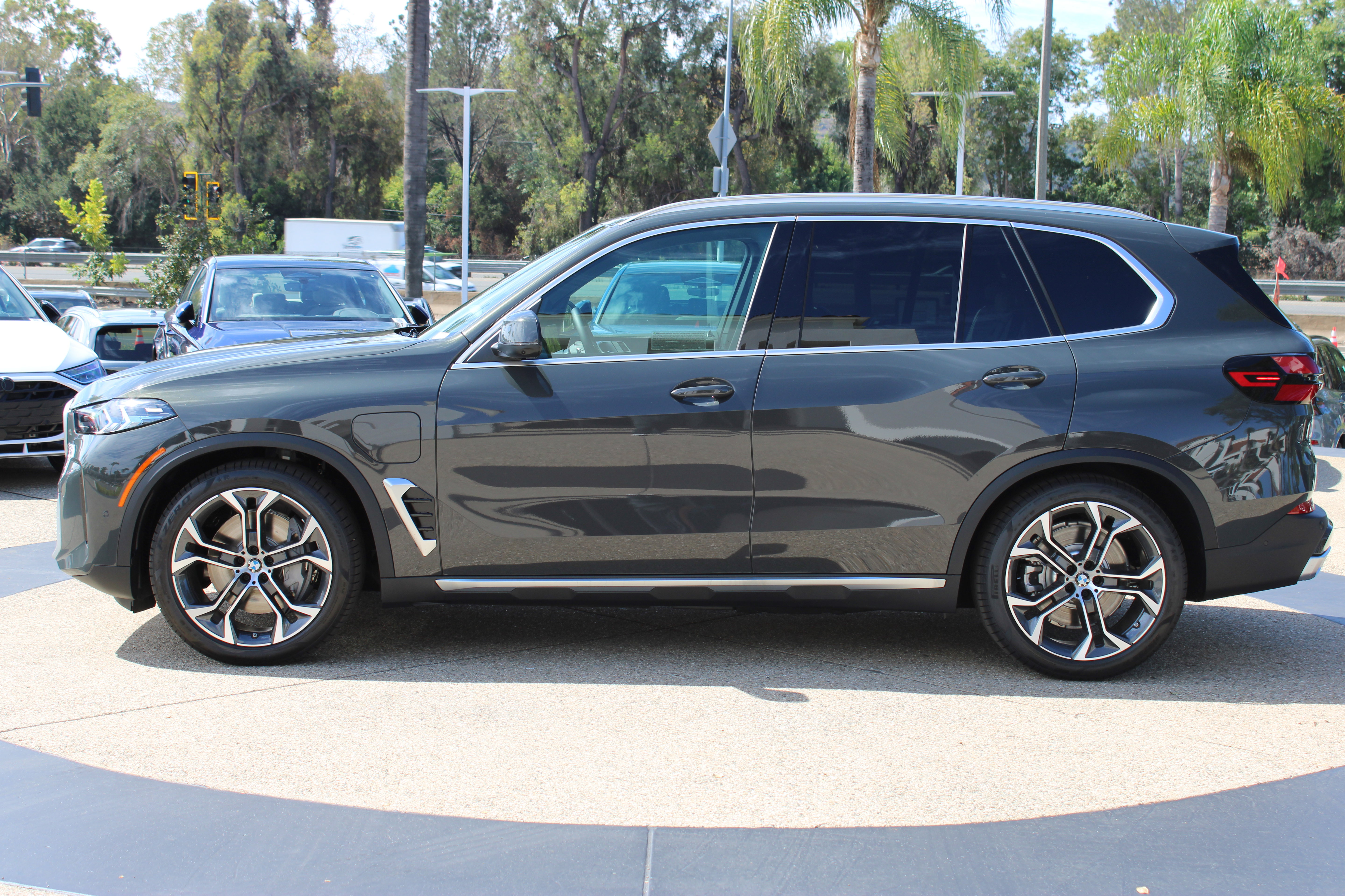 New 2026 BMW X5 PHEV xDrive50e SUV