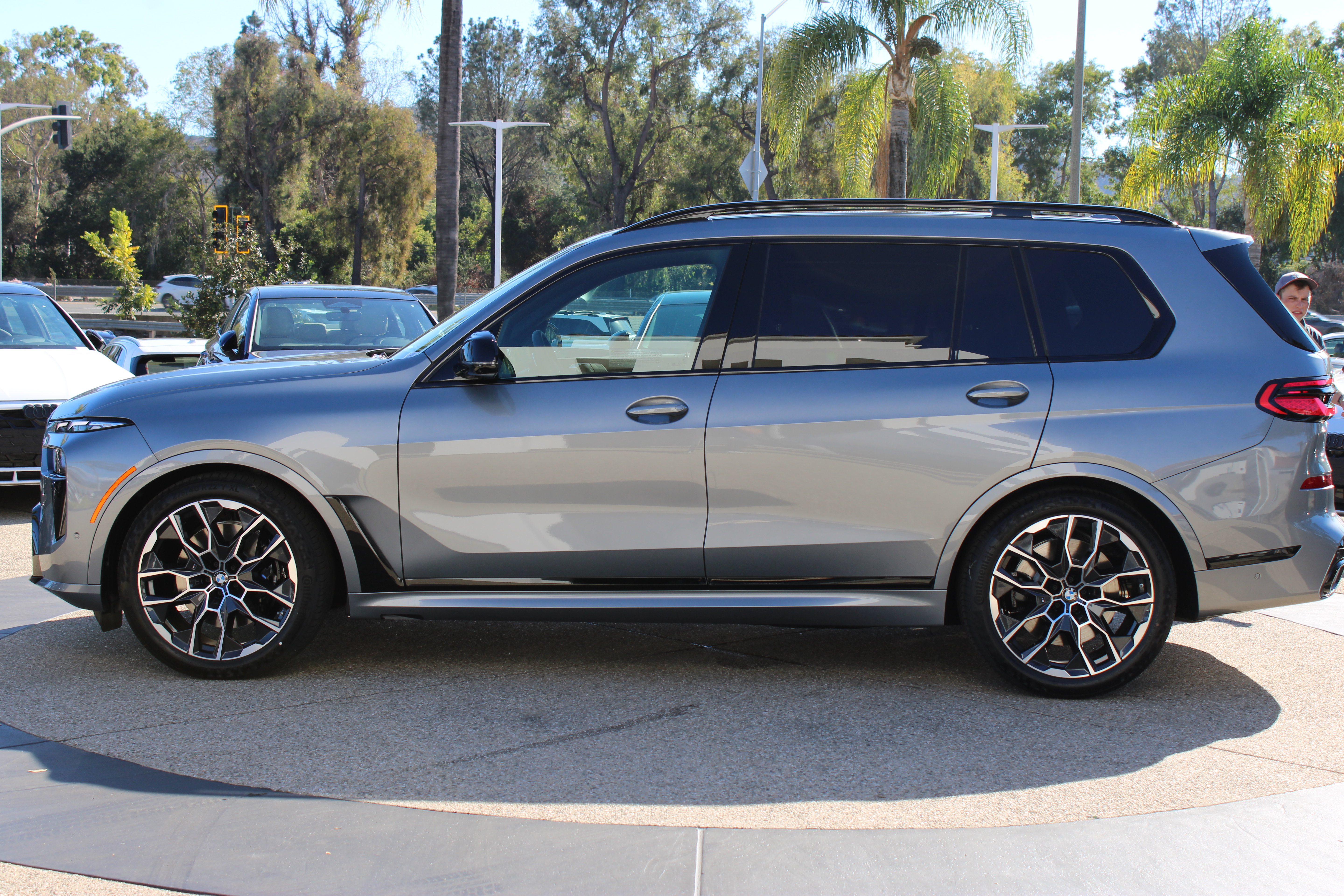 New 2027 BMW X7 M60i SUV