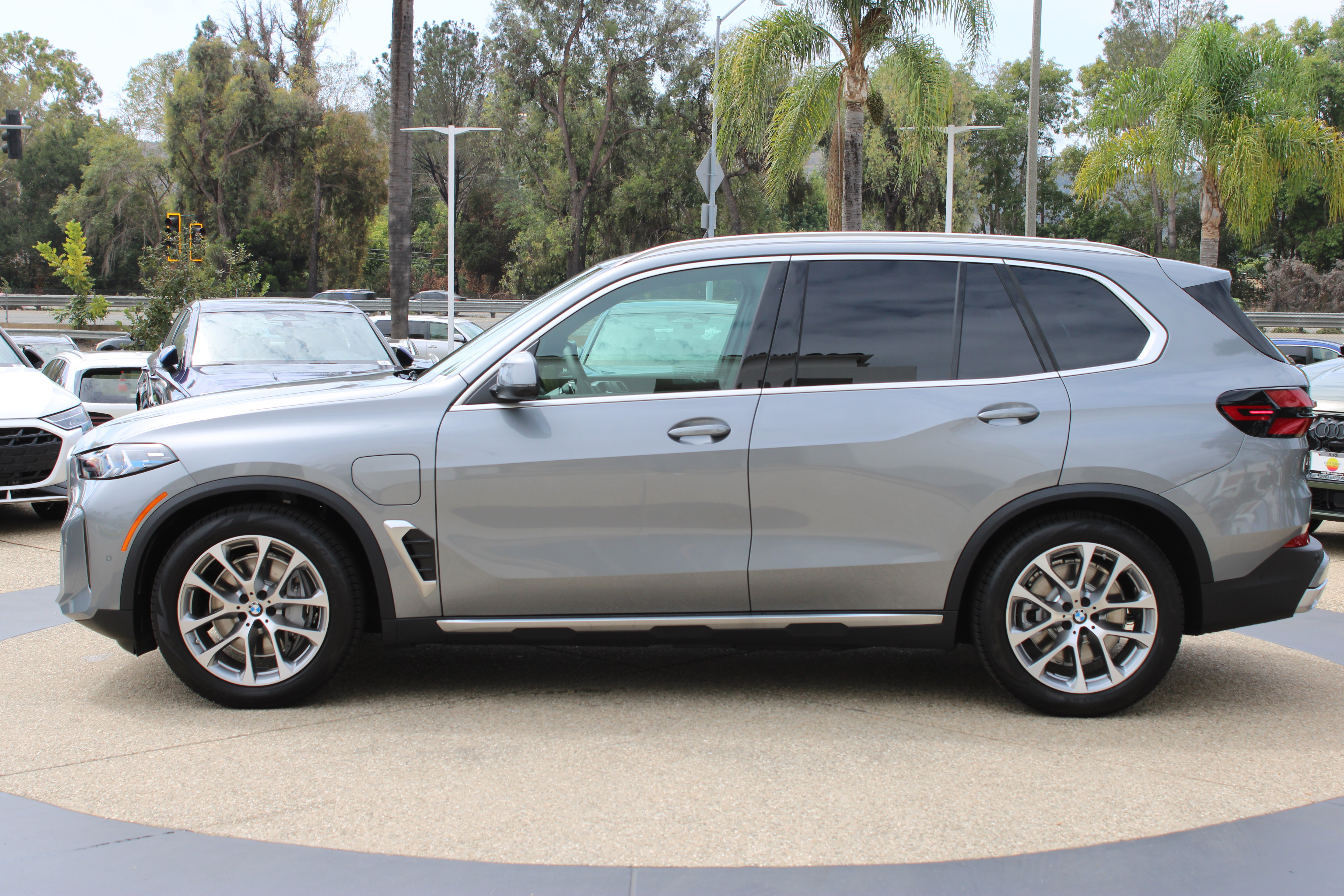New 2026 BMW X5 PHEV xDrive50e SUV