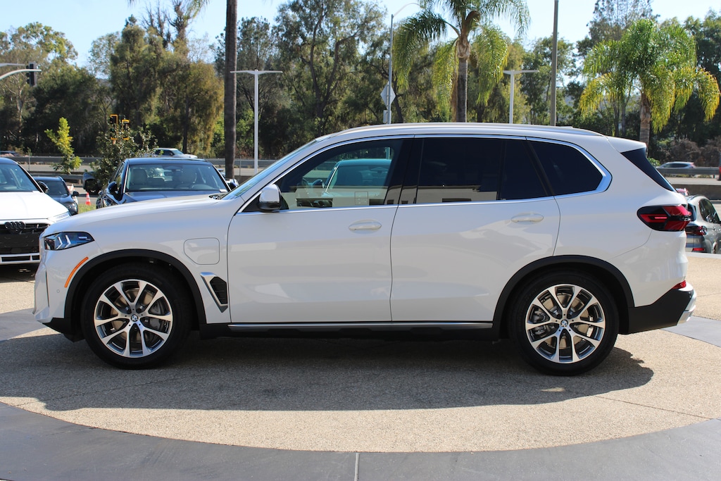New 2026 BMW X5 PHEV xDrive50e SUV