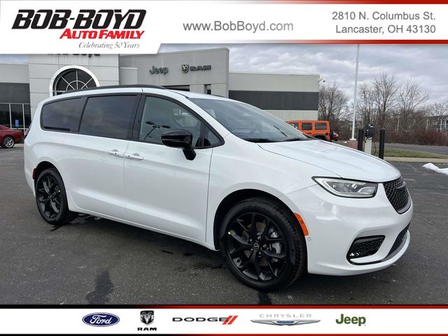 New 2026 Chrysler Pacifica Select Minivan/Van