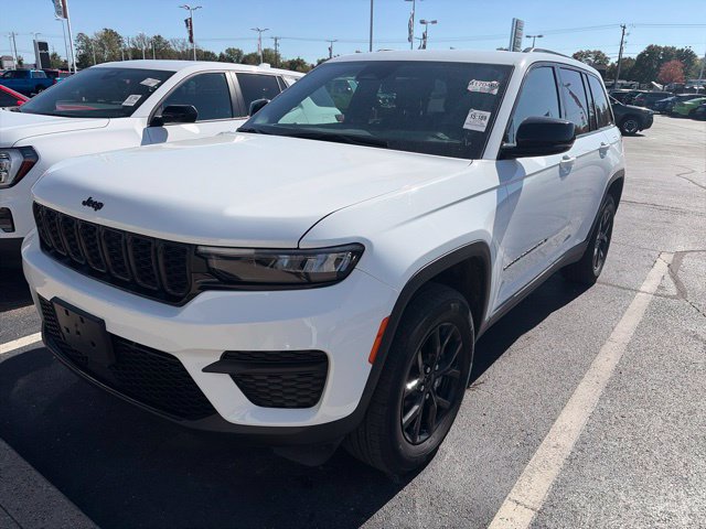 Used 2025 Jeep Grand Cherokee Altitude SUV