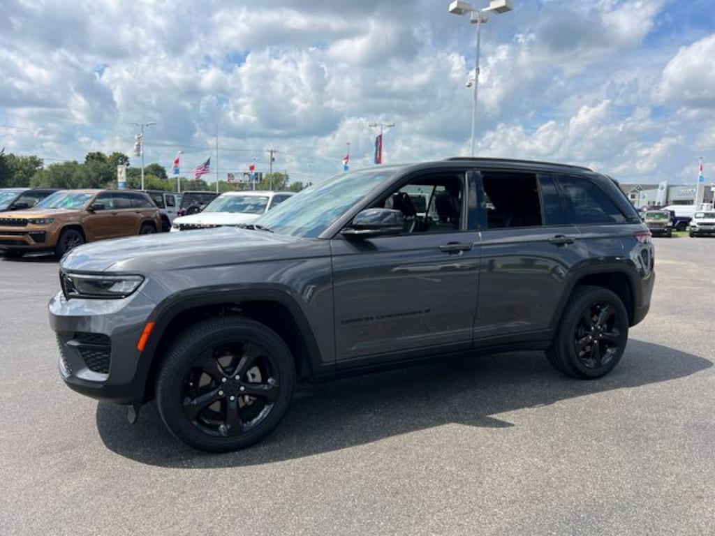 Certified 2025 Jeep Grand Cherokee Altitude X SUV