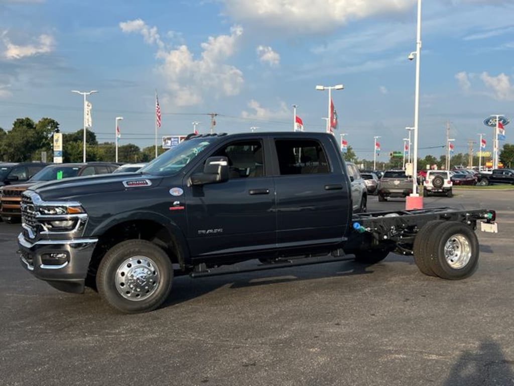 New 2026 Ram 3500 Chassis Cab Tradesman/Big Horn Truck Crew Cab