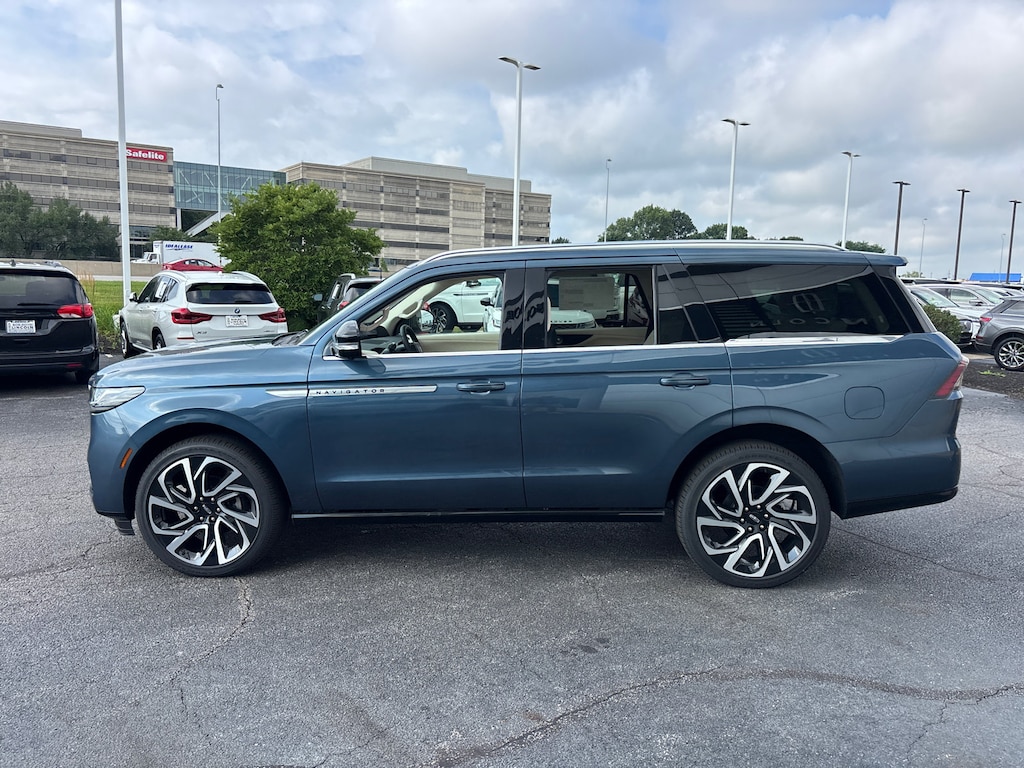 New 2027 Lincoln Navigator Reserve SUV