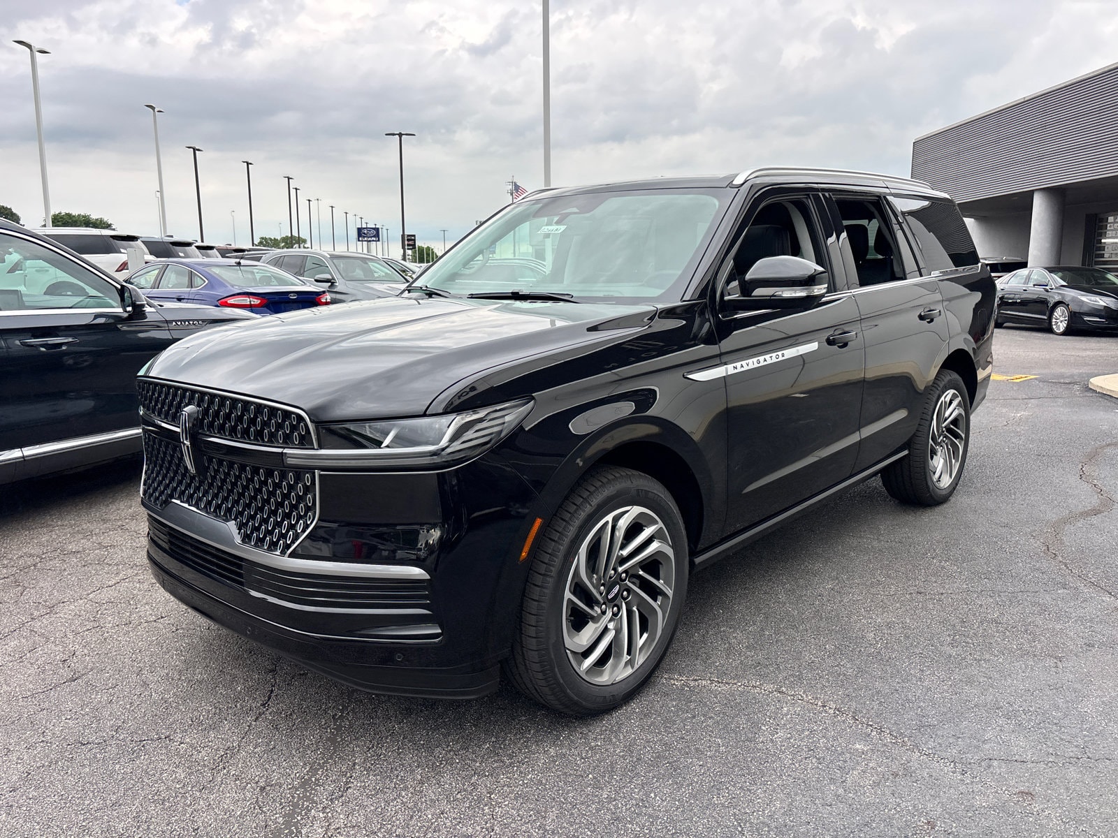 2026 Lincoln Navigator Reserve - Photo 3