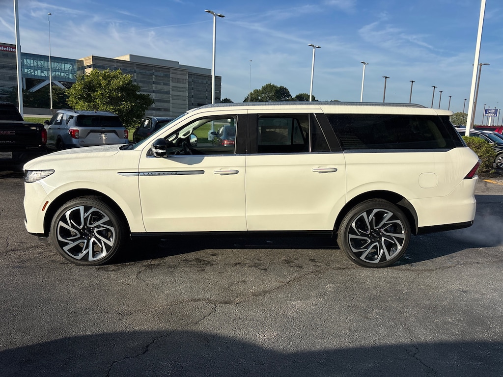 New 2026 Lincoln Navigator L Reserve SUV