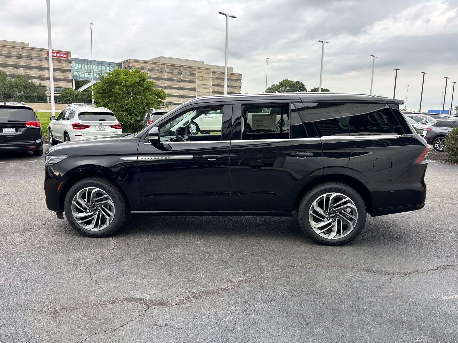 2026 Lincoln Navigator Reserve - Photo 4
