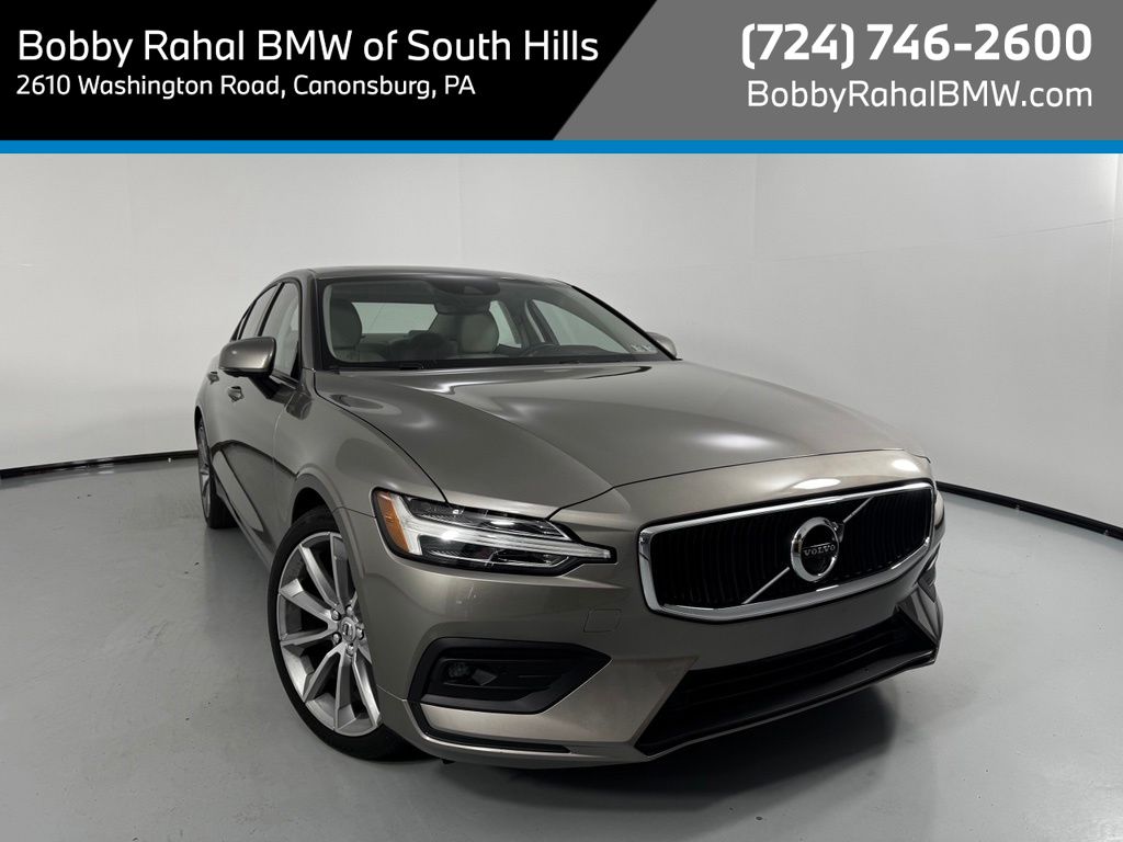 Used 2021 Volvo S60 T6 Momentum Sedan