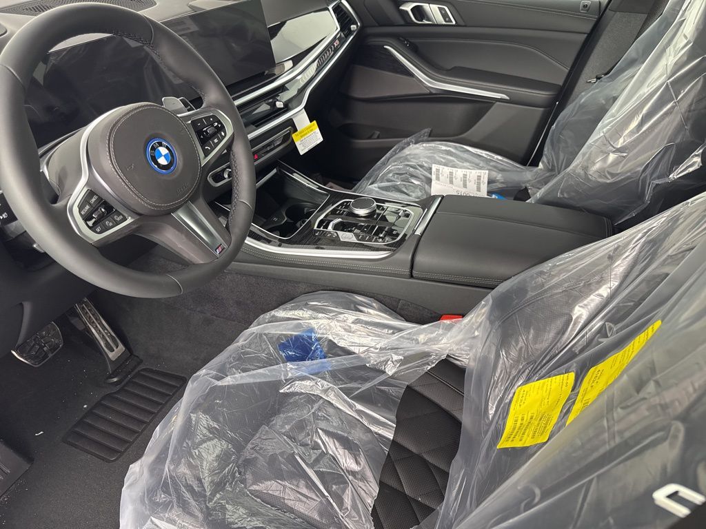 2026 BMW X5 50e - Photo 14