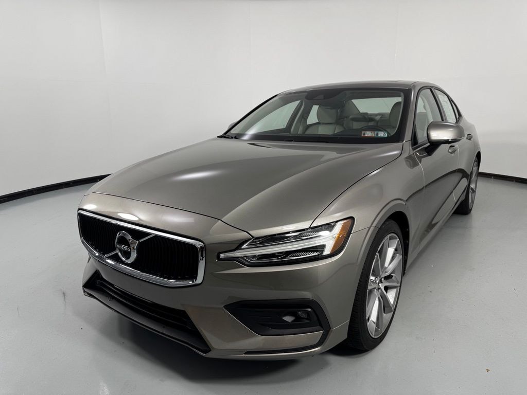 Used 2021 Volvo S60 T6 Momentum Sedan