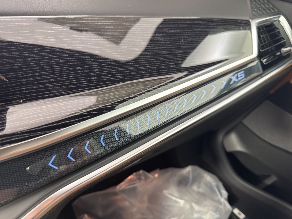 2026 BMW X5 50e - Photo 18