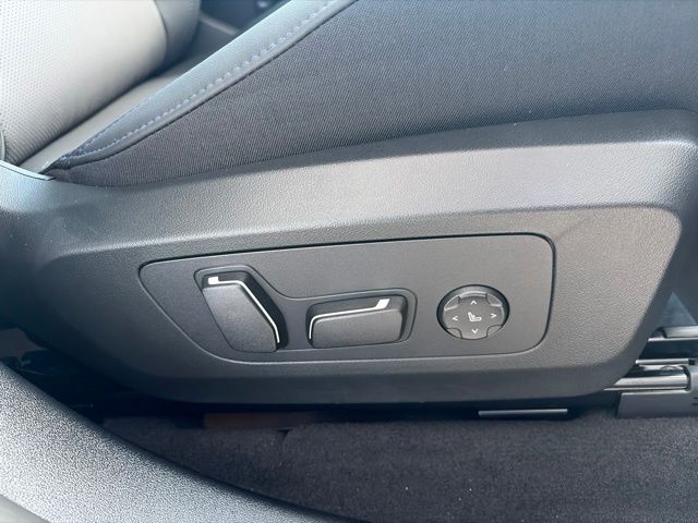 2026 BMW X3 30 - Photo 24