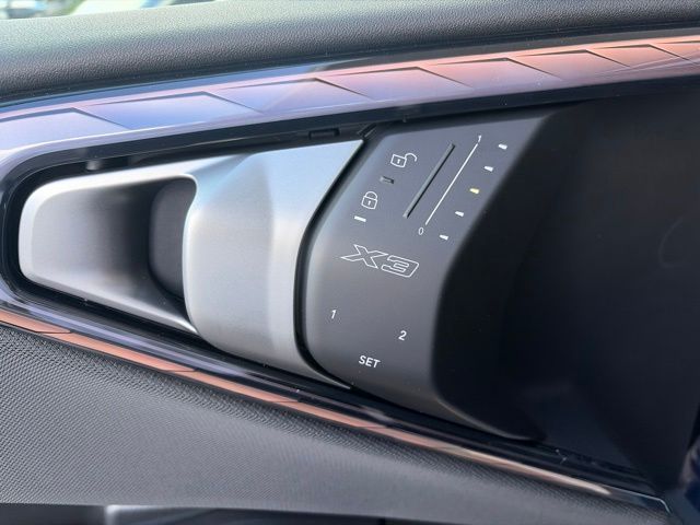 2026 BMW X3 30 - Photo 13