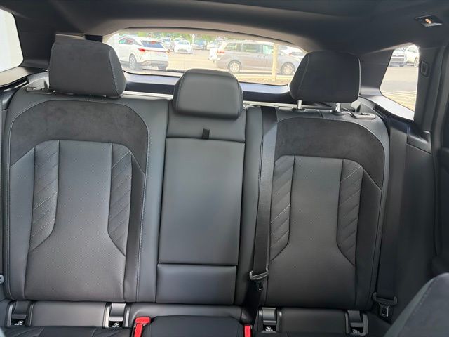 2026 BMW X3 30 - Photo 25