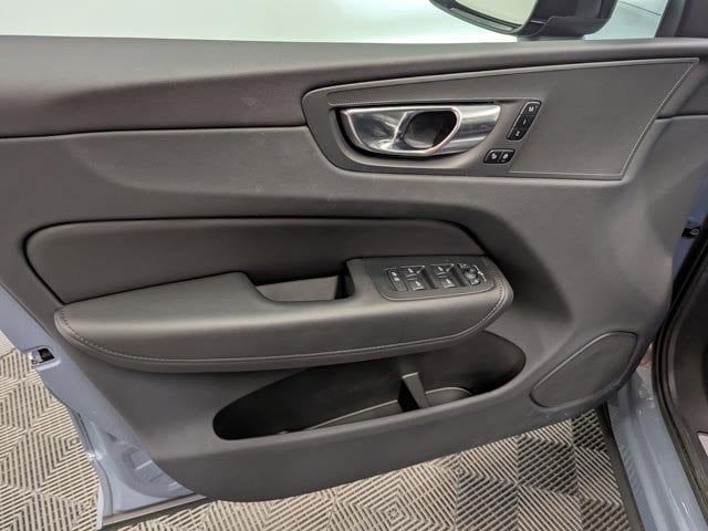 2023 Volvo XC60 Plus - Photo 13