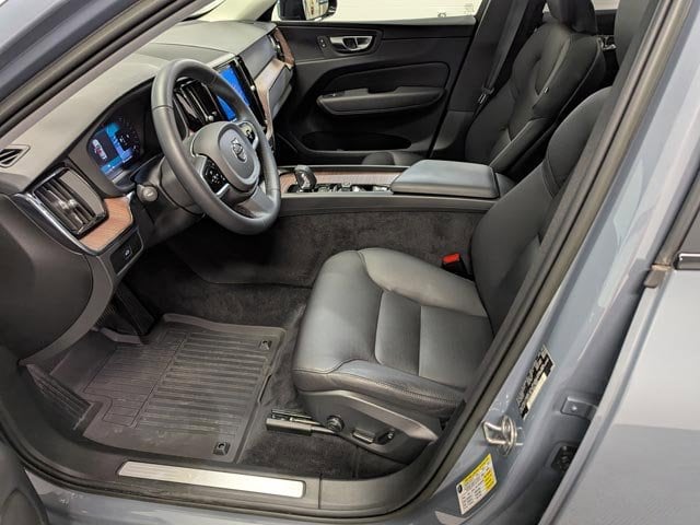 2023 Volvo XC60 Plus - Photo 12