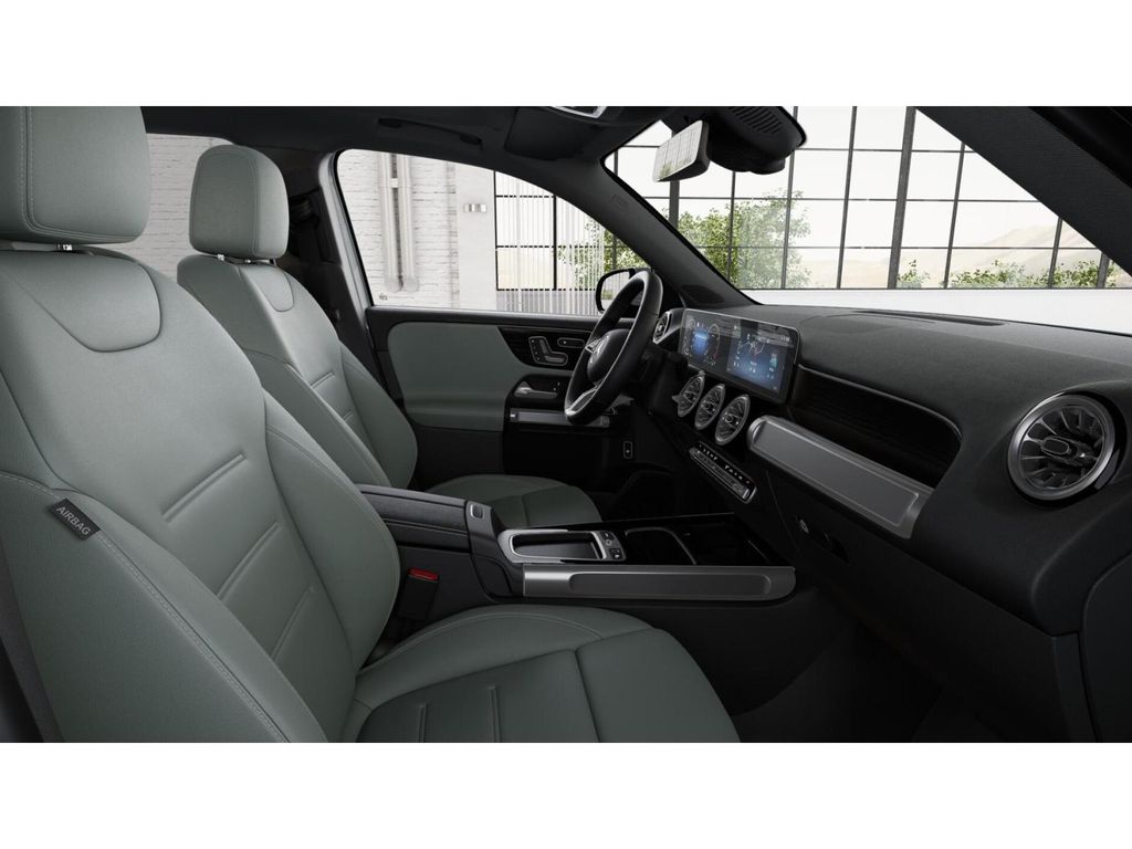 2026 Mercedes-Benz GLB GLB 250 - Photo 4