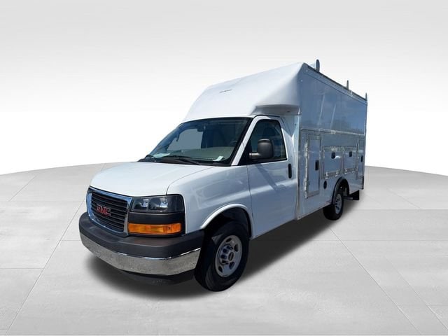 2025 GMC Savana Cutaway
