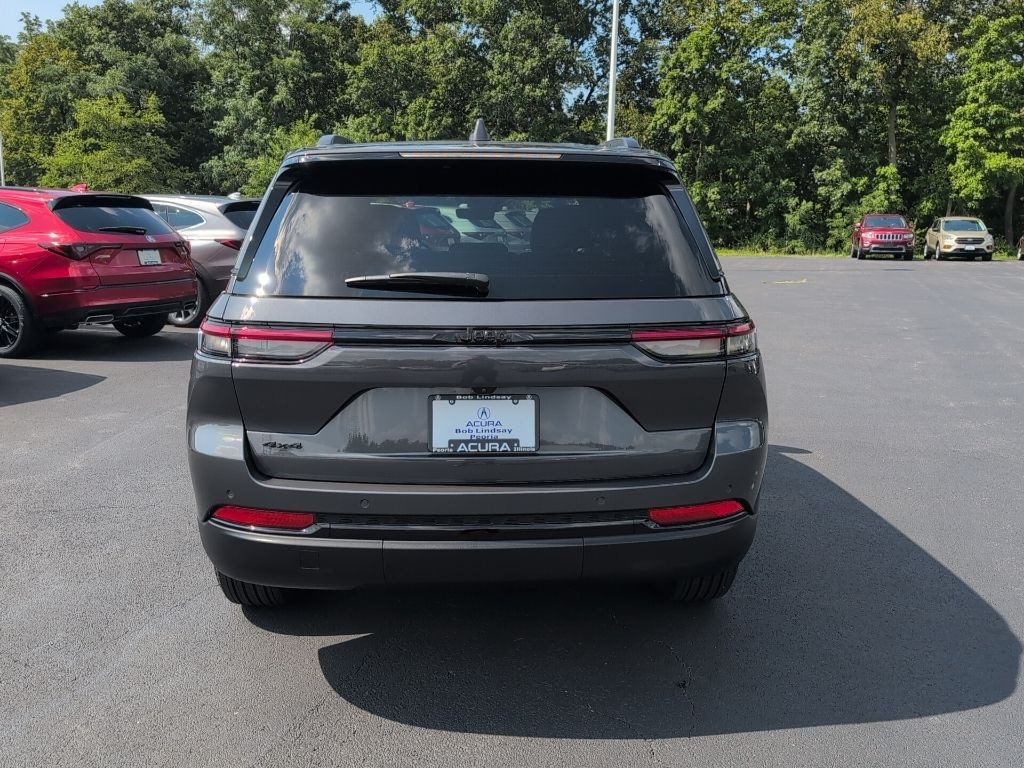 Used 2025 Jeep Grand Cherokee Laredo SUV