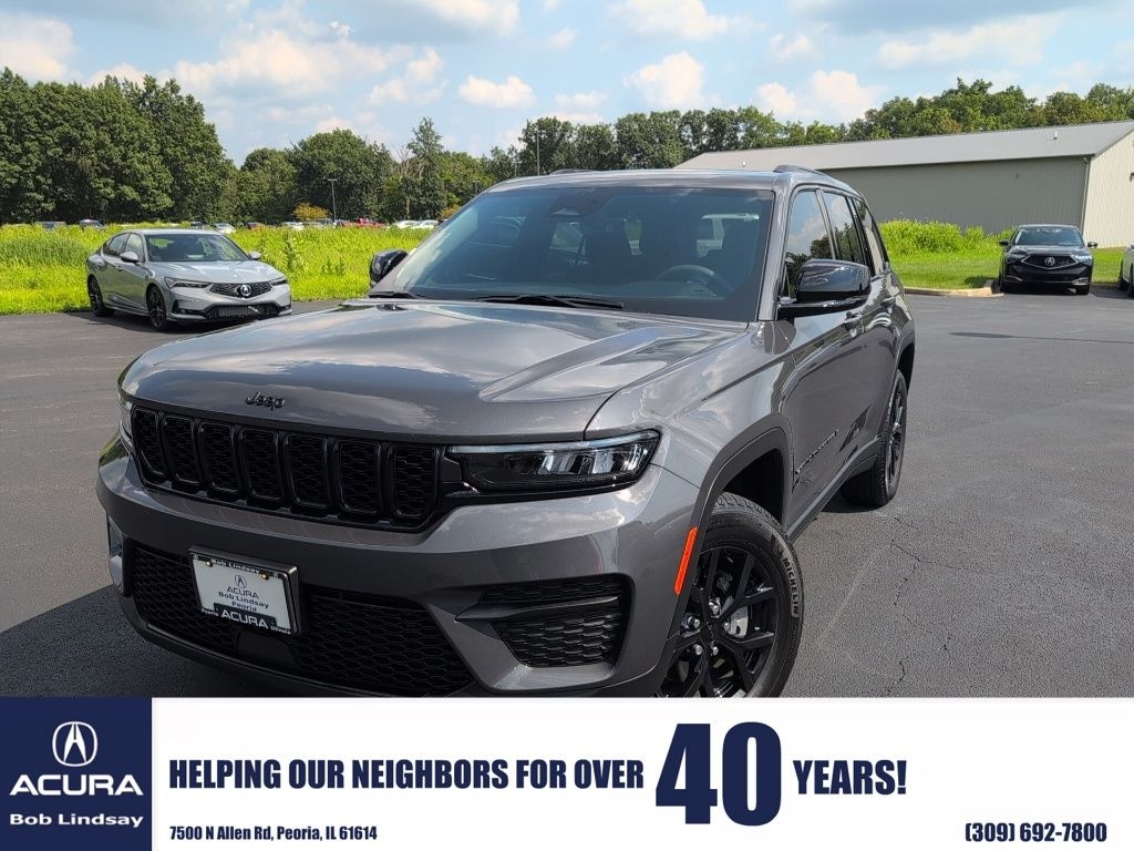 Used 2025 Jeep Grand Cherokee Laredo SUV
