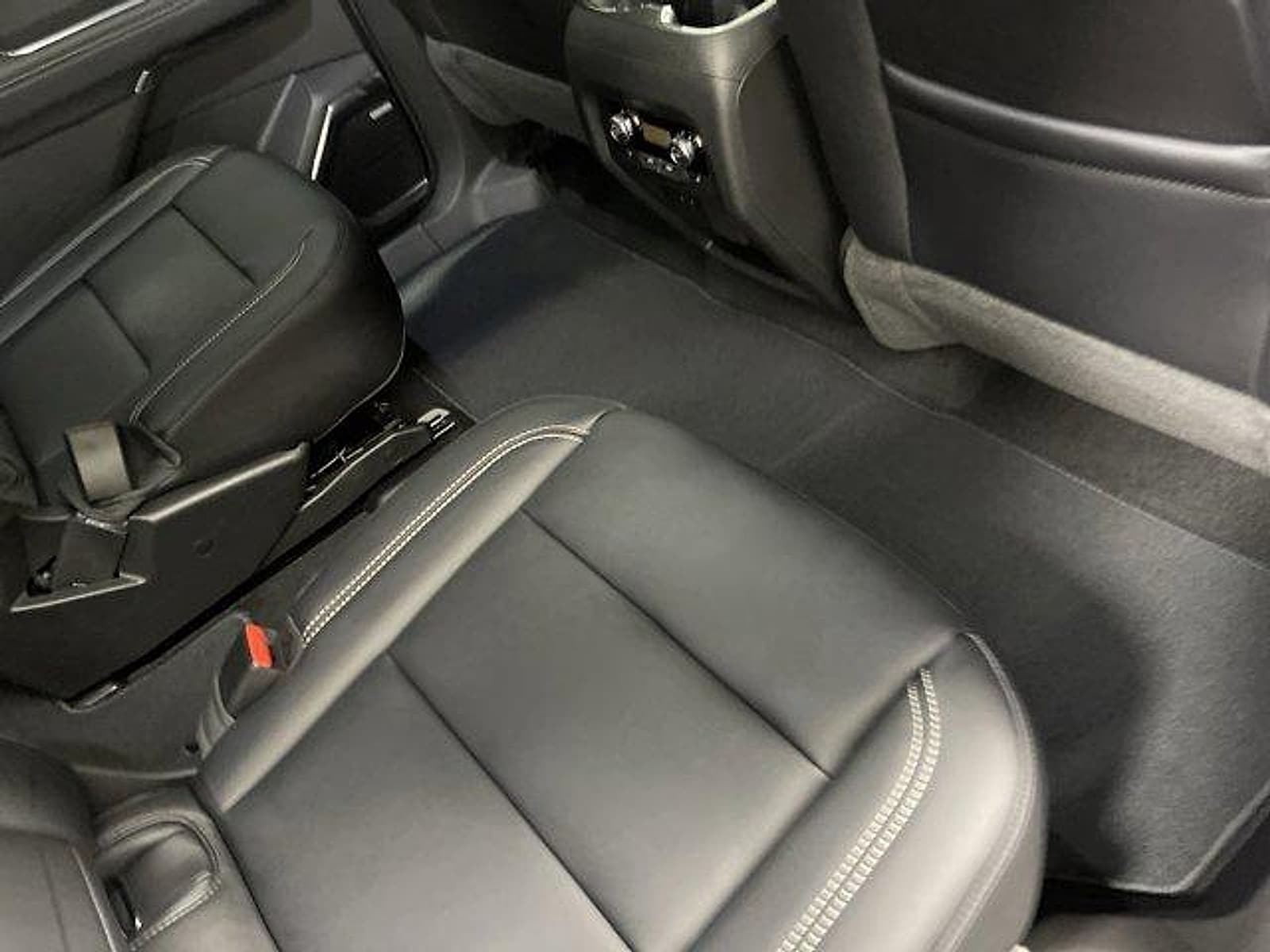 2026 GMC Acadia Elevation - Photo 15