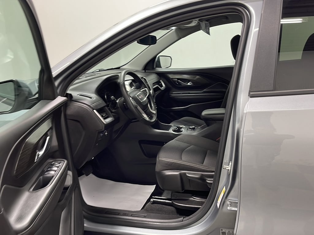 Used 2024 GMC Terrain SLE SUV