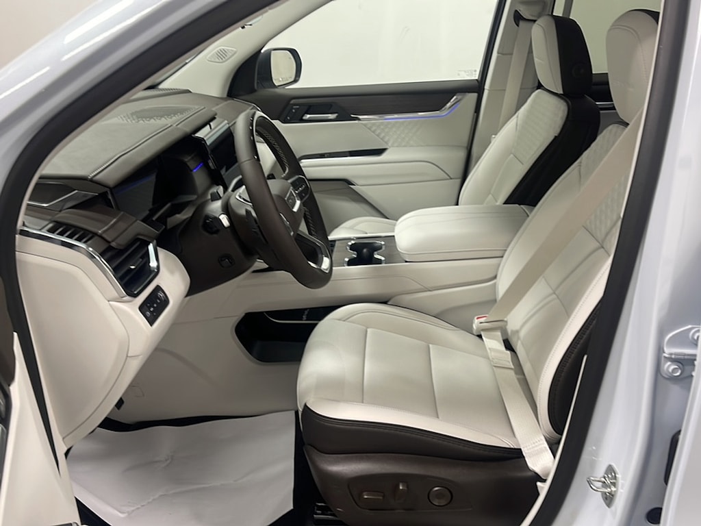 New 2027 GMC Acadia Denali SUV