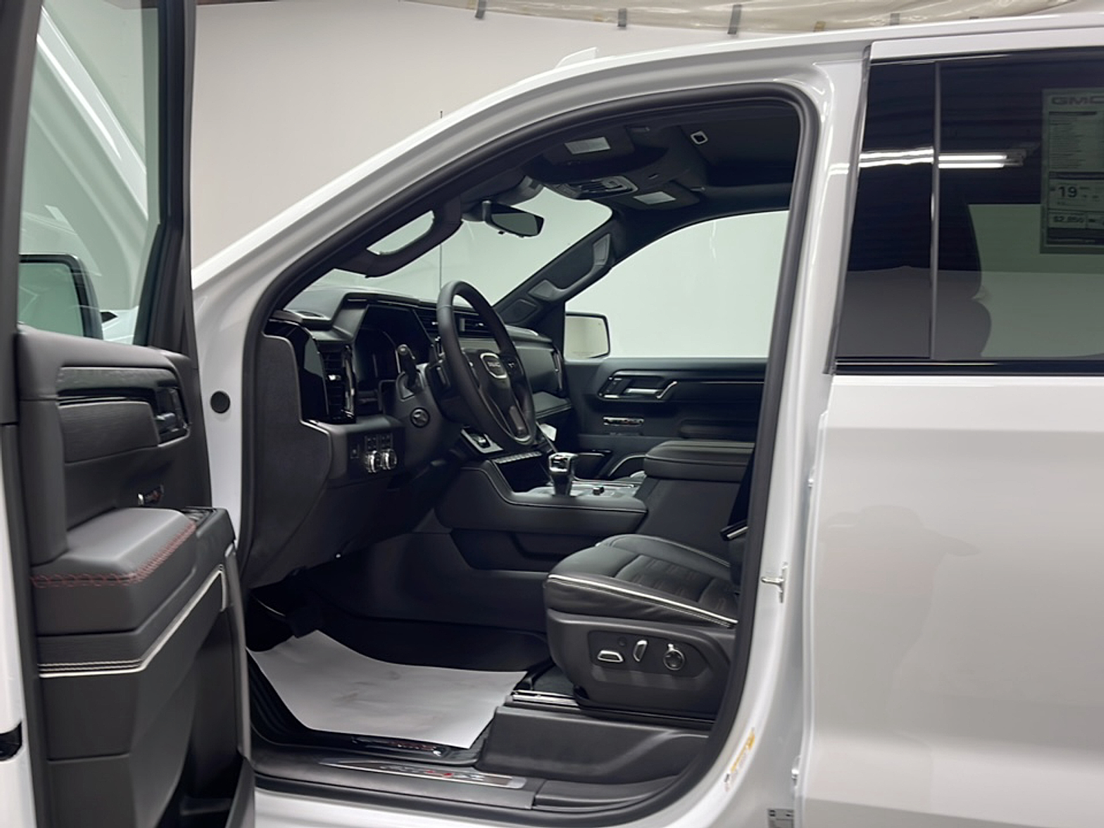 2026 GMC Sierra 1500 AT4X - Photo 2