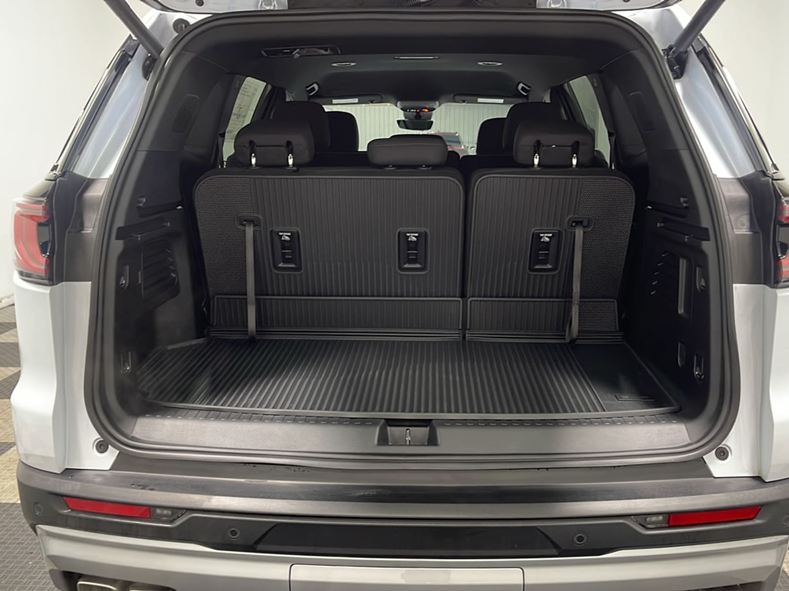 2026 GMC Acadia Elevation - Photo 17