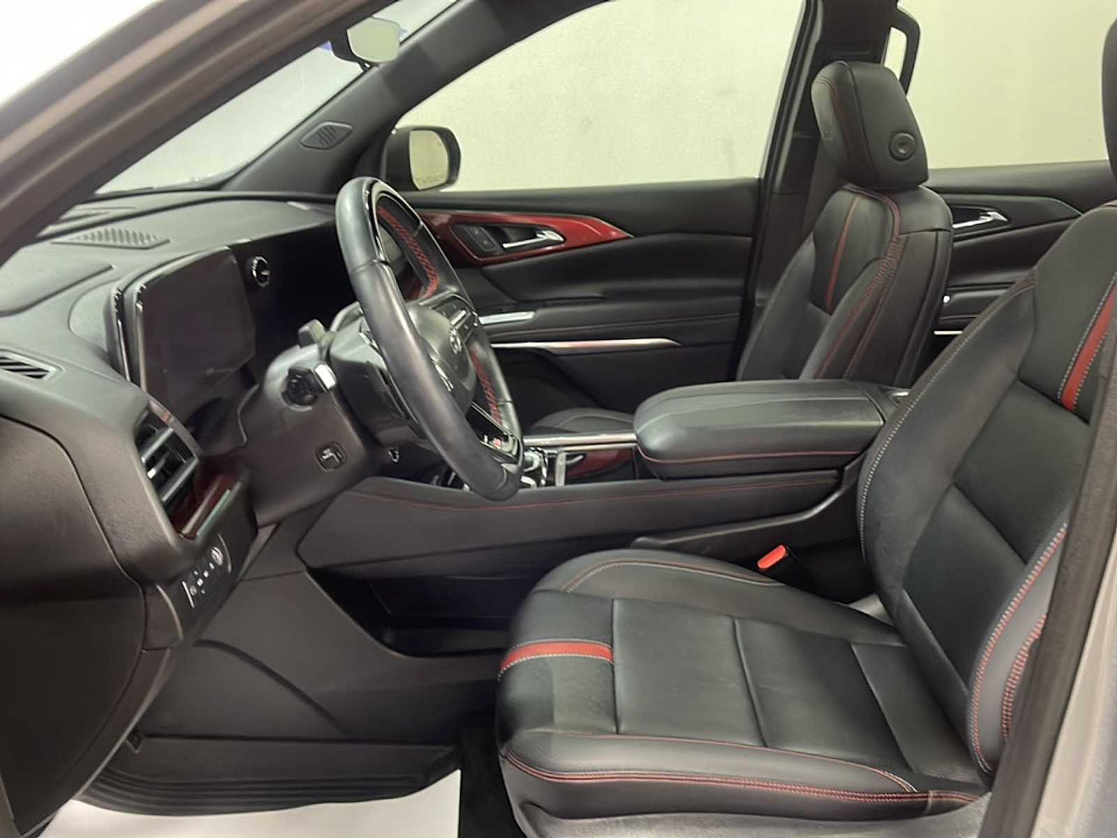 Used 2024 Chevrolet Traverse RS SUV