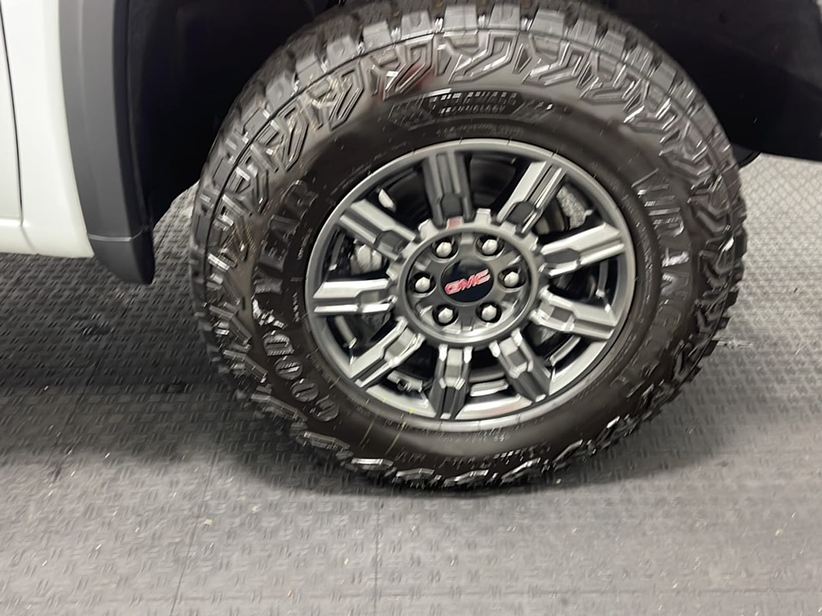 2026 GMC Sierra 1500 AT4X - Photo 23