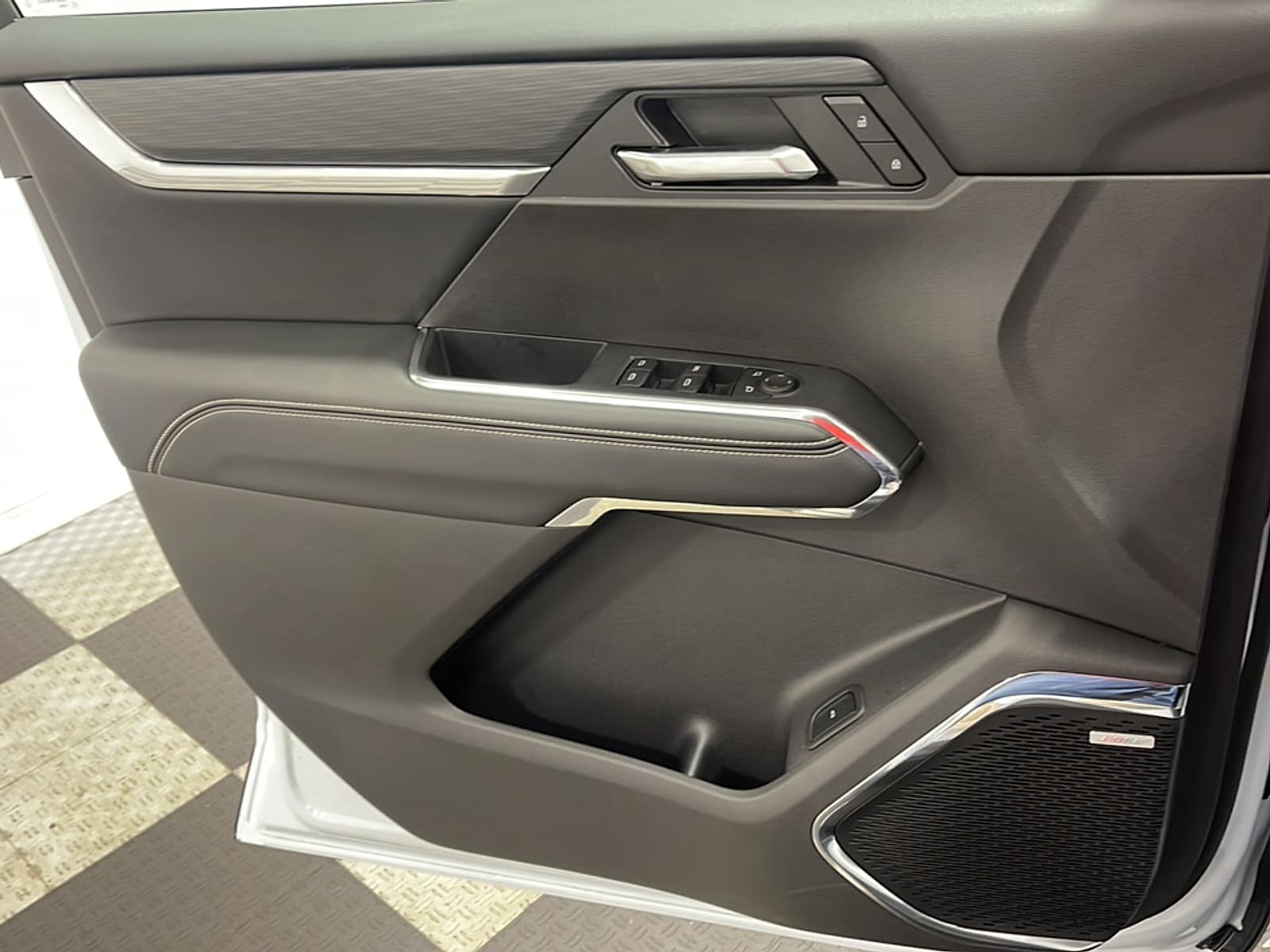 2026 GMC Acadia Elevation - Photo 12