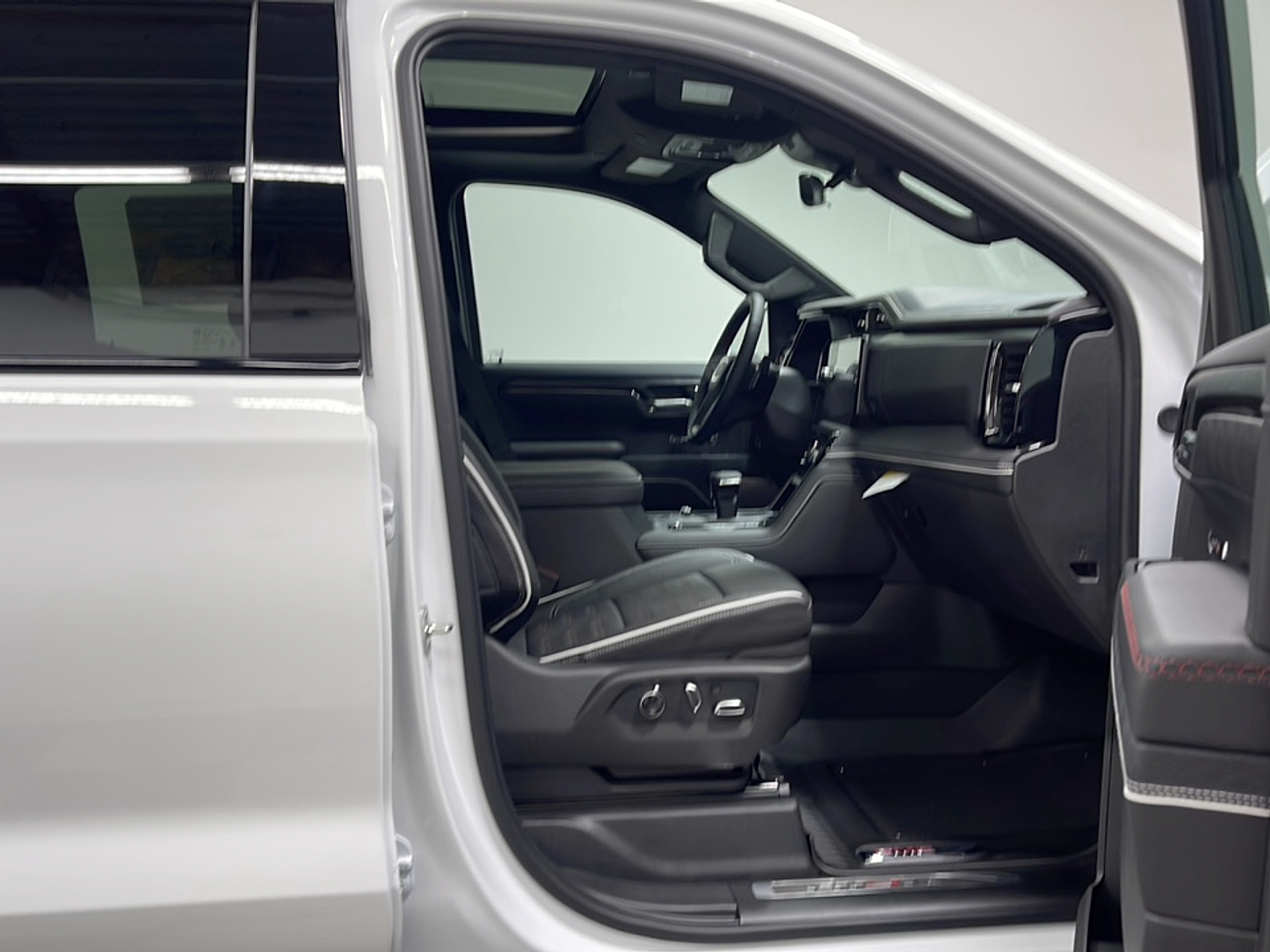 2026 GMC Sierra 1500 AT4X - Photo 22