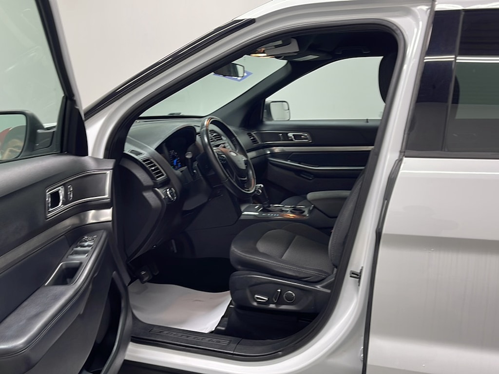 Used 2018 Ford Explorer XLT SUV