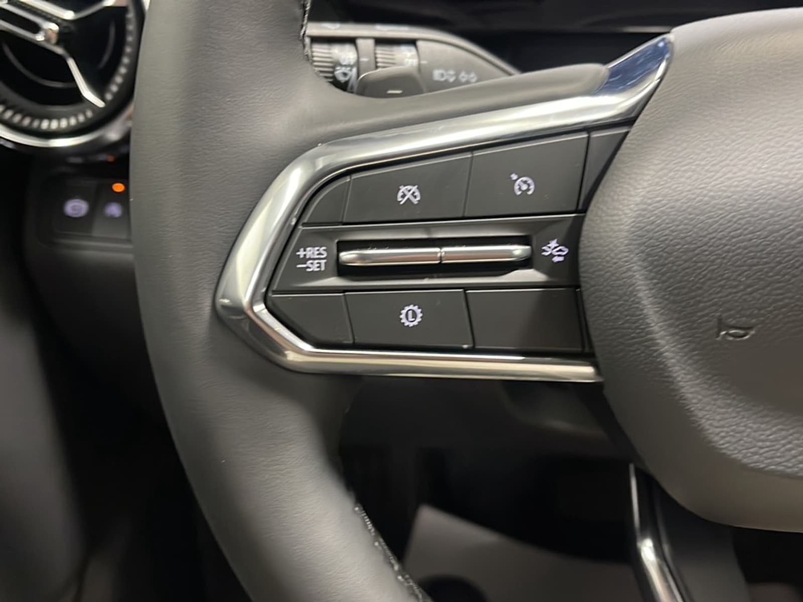 2027 Chevrolet Equinox LT - Photo 6