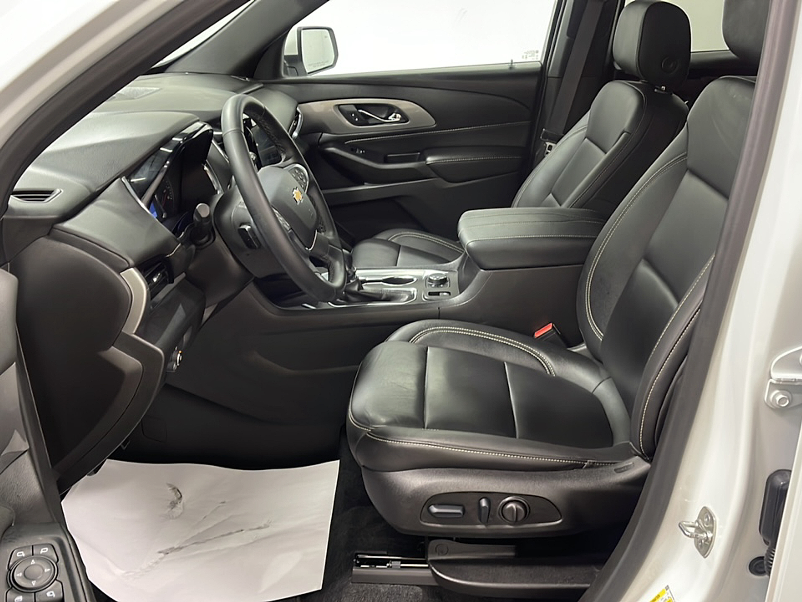 Used 2023 Chevrolet Traverse LT Leather SUV